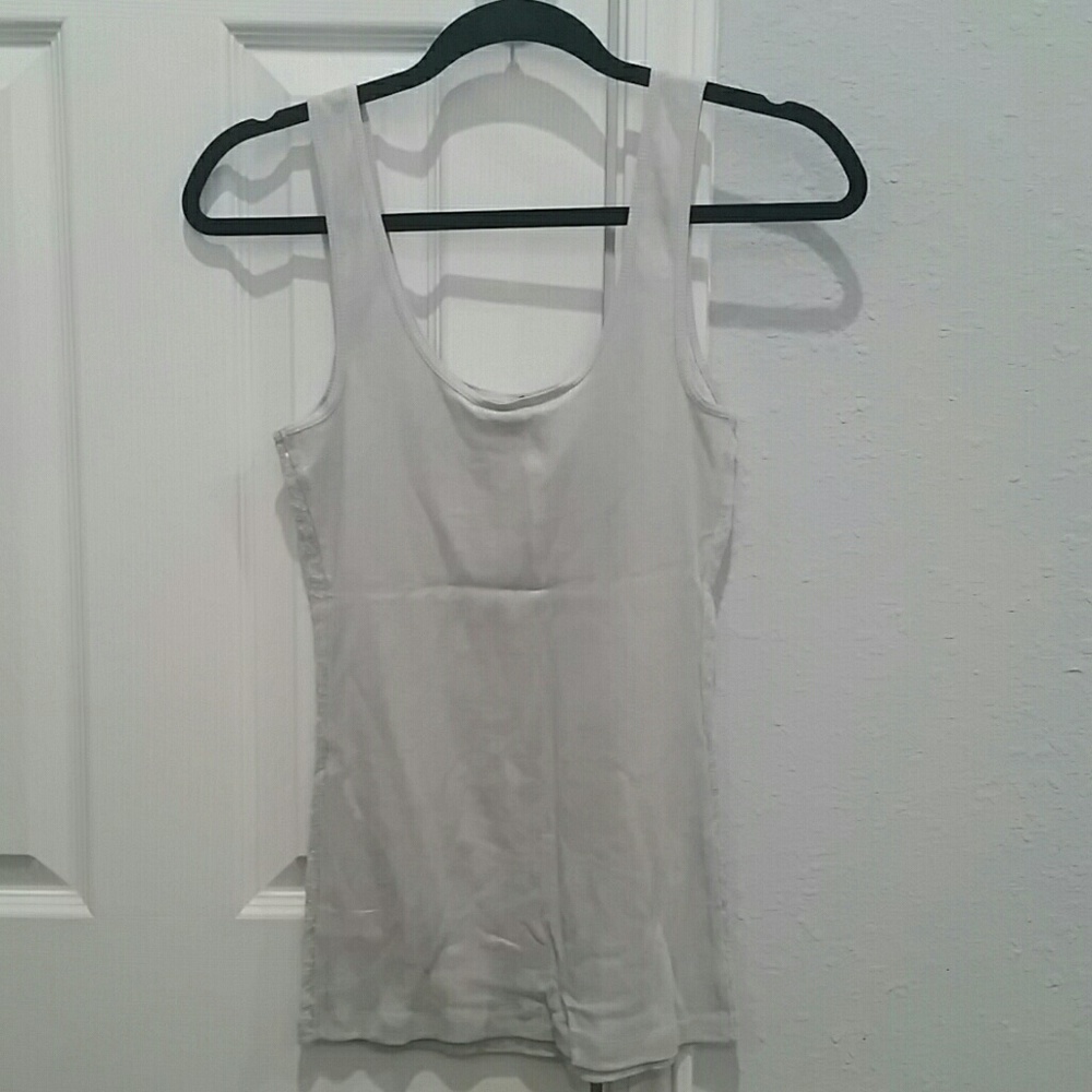 Top - Picture 2 of 3